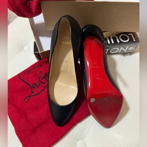 Christian Louboutin Elegant Black Heels - Picture 7 of 10
